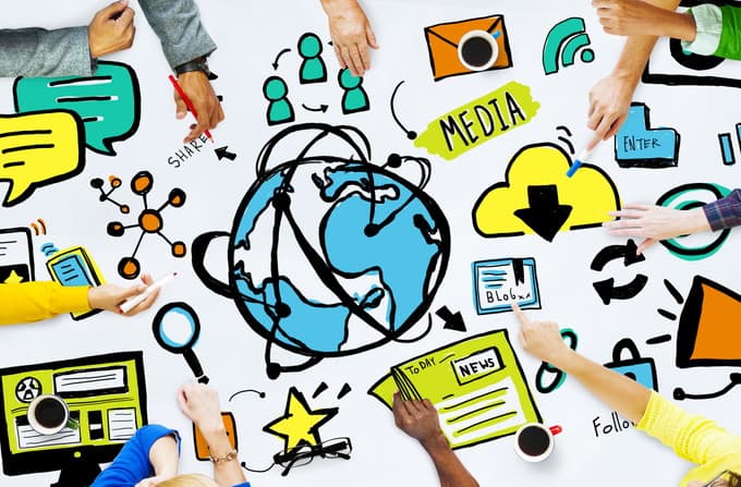 Imagen de portada de 3 carreras para los amantes de la comunicación