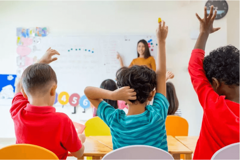 Imagen de portada de Educación Preescolar: formación integral de niñas y niños